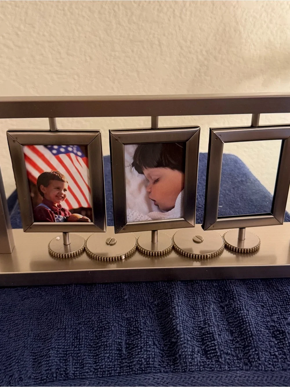 Vintage Triple Gear Photo Frame Turn One Turn All 6 Photos Original Box